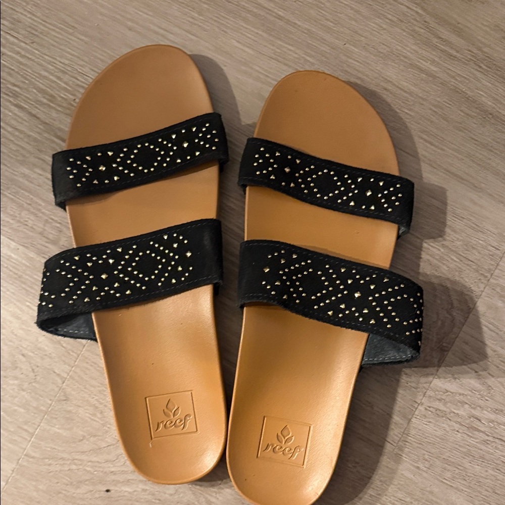 Reef Women's Black and Tan Sandals